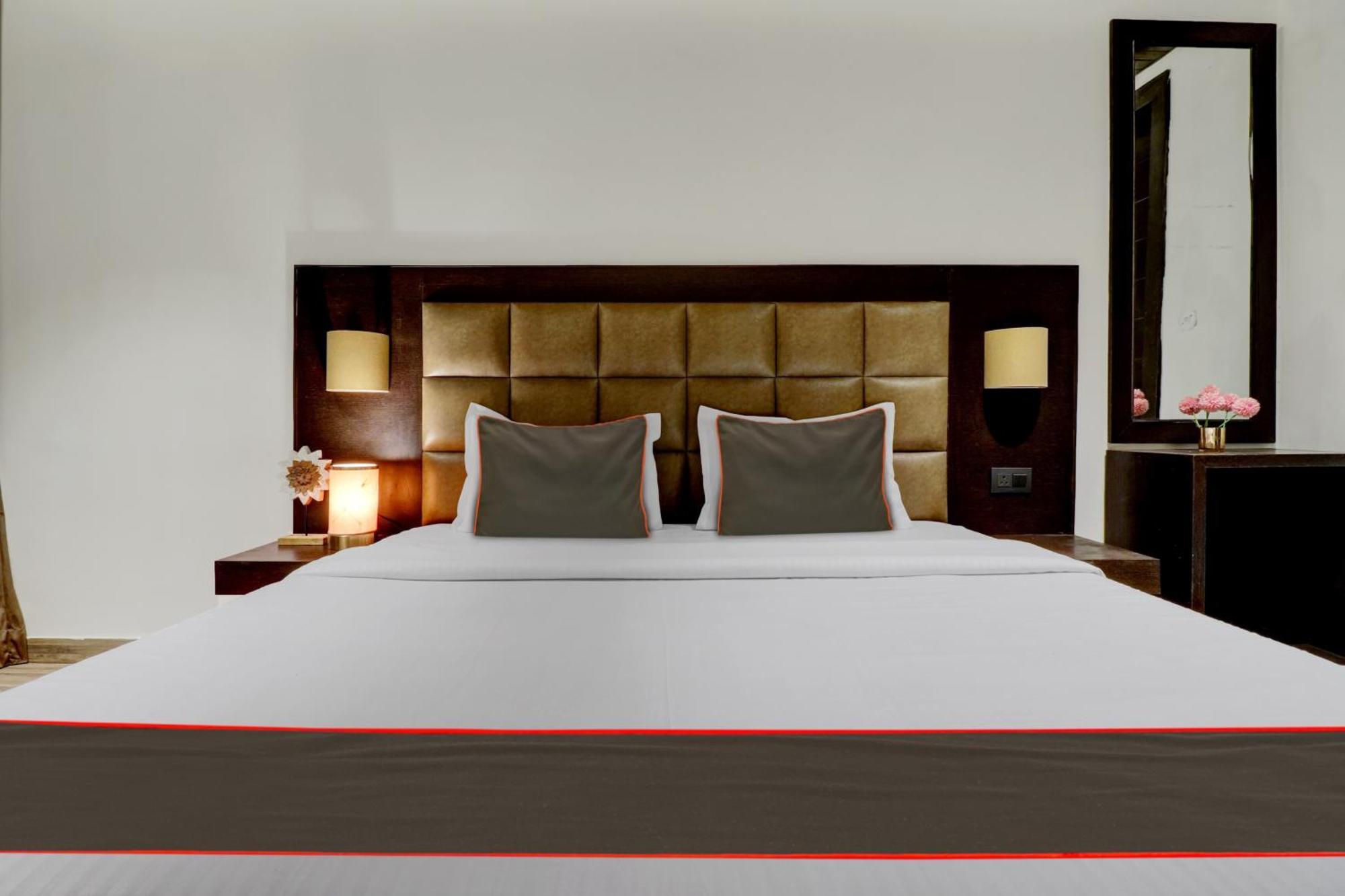 Hotel Collection O Mount N Woods Nainital Esterno foto